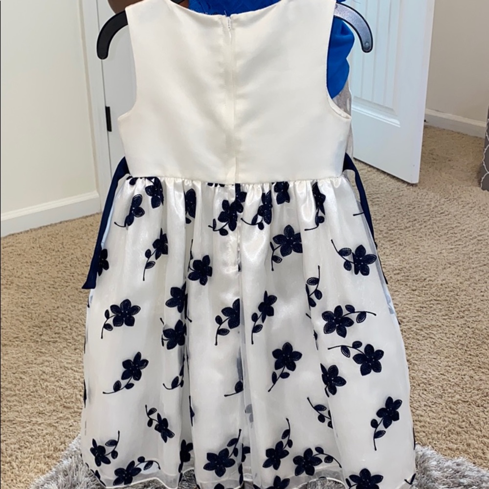 Dress - Picture 4 of 4